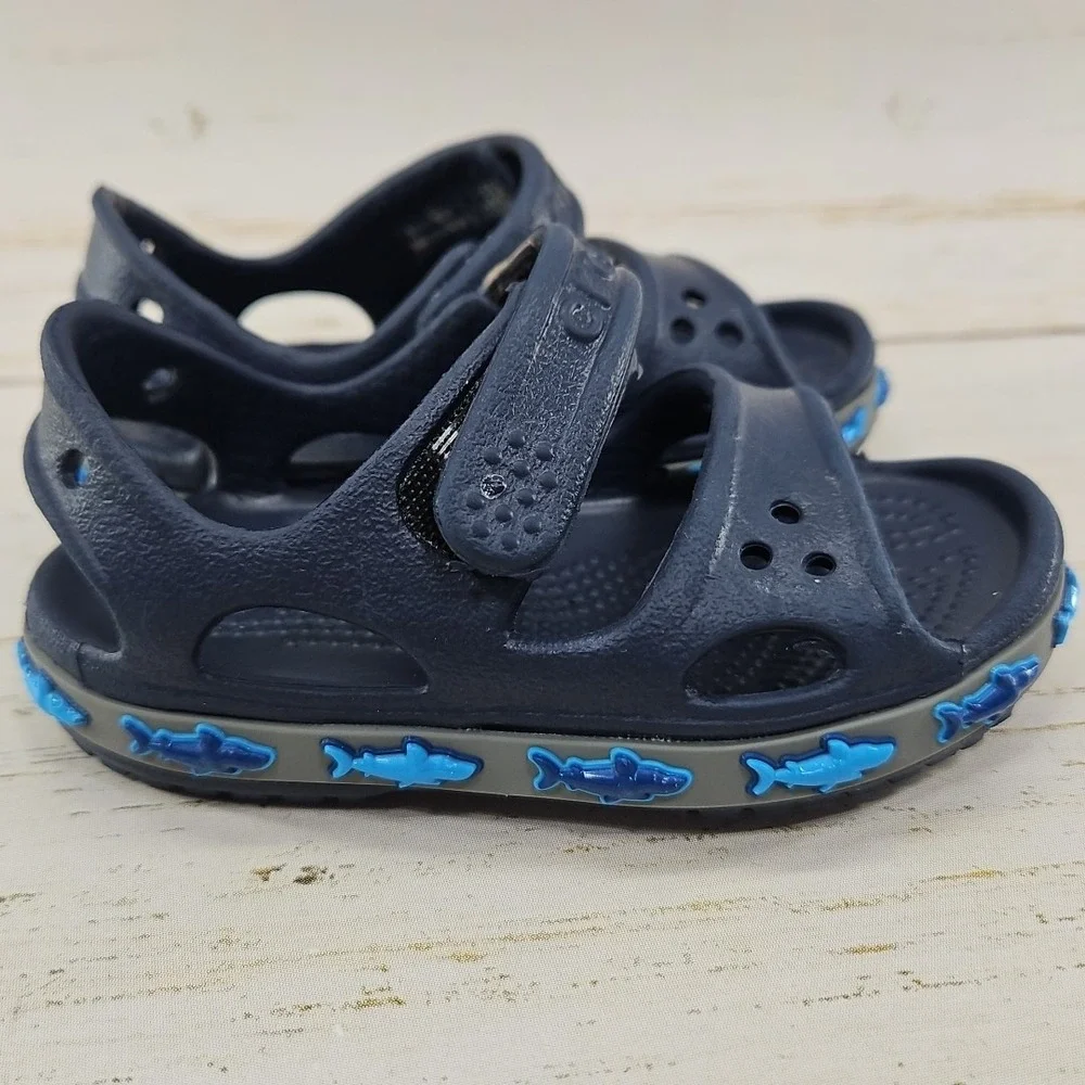Crocs Blue Shark Sandals Size C5 Waterproof Adjustable Comfort‎ Sandals 206365